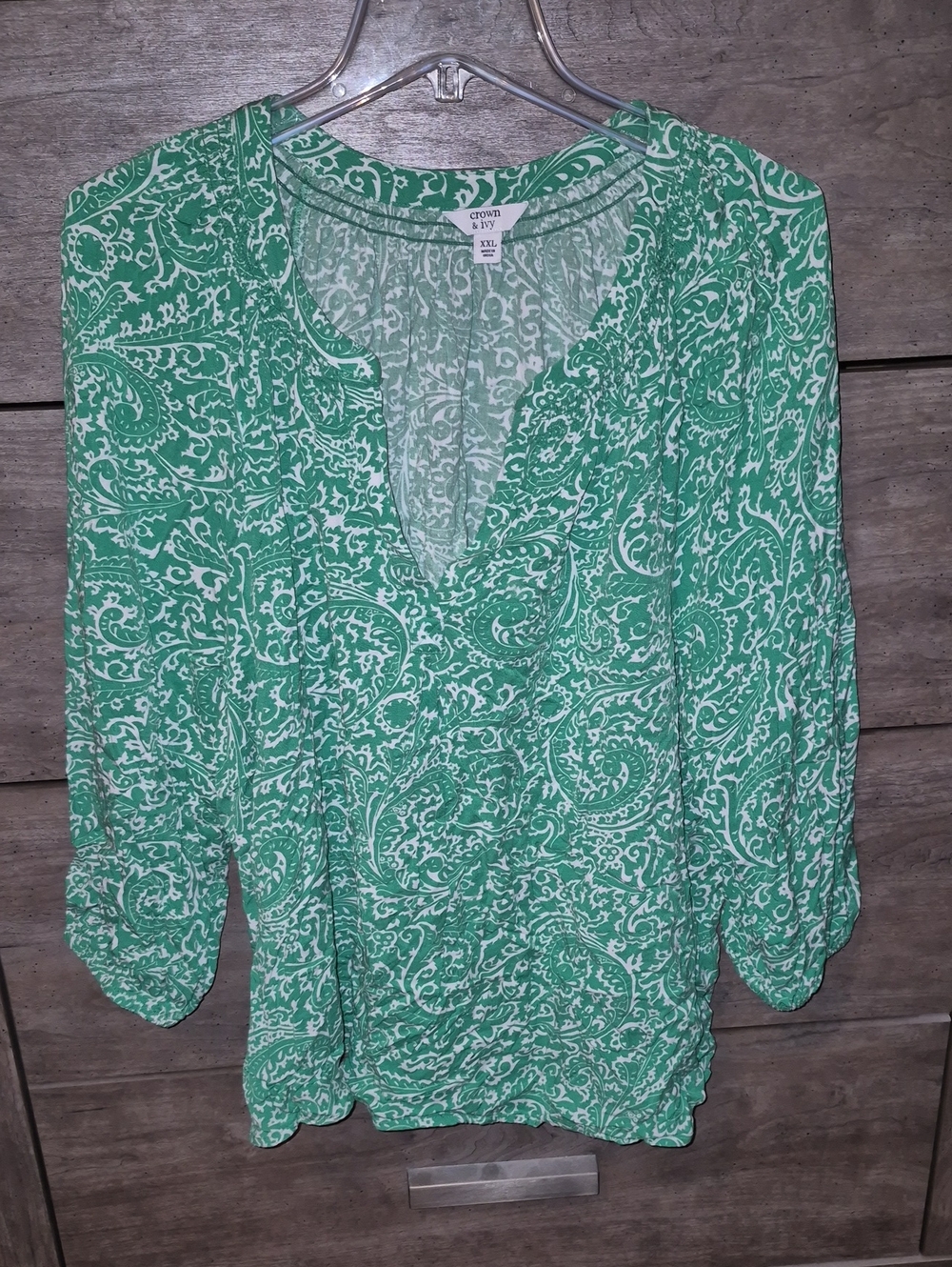 crown & ivy Green and White Paisley Split-Neck Tunic
